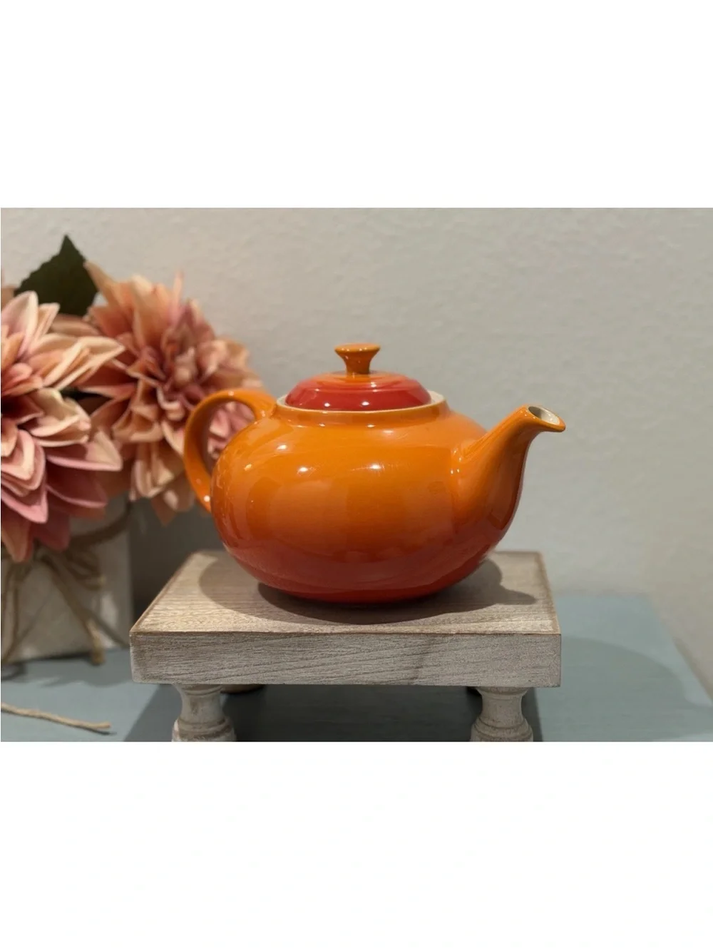 Le Creuset Flame 1.3L Classic Teapot & 2x400ml Cappuccino Mugs Seconds- NEW